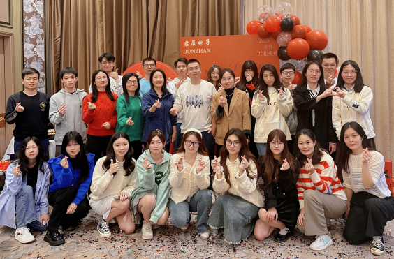 合照-比心8.png